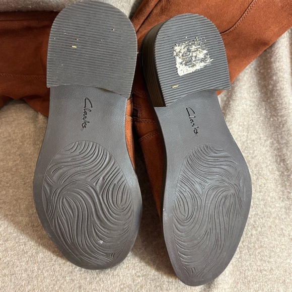 CLARKS Sz 7 Knee High Boots Cushioning to Grippy Sole Buckle Detail Zip Up - Picture 12 of 13